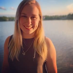 Meet your Posher, Lauren